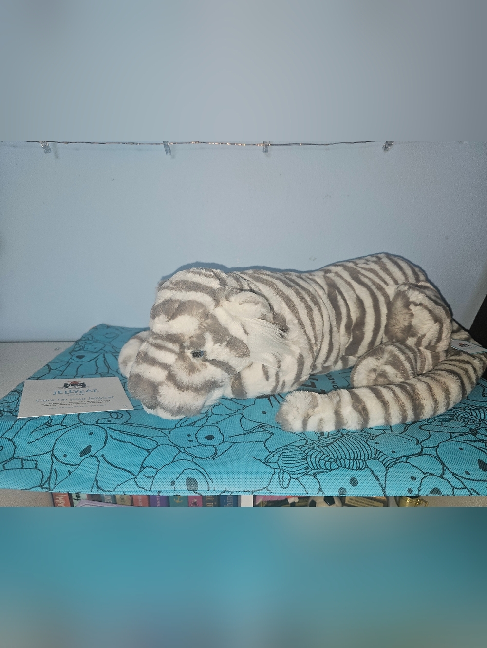 Jellycat Large Sacha Snow Tiger - RARE and HTF - NWT